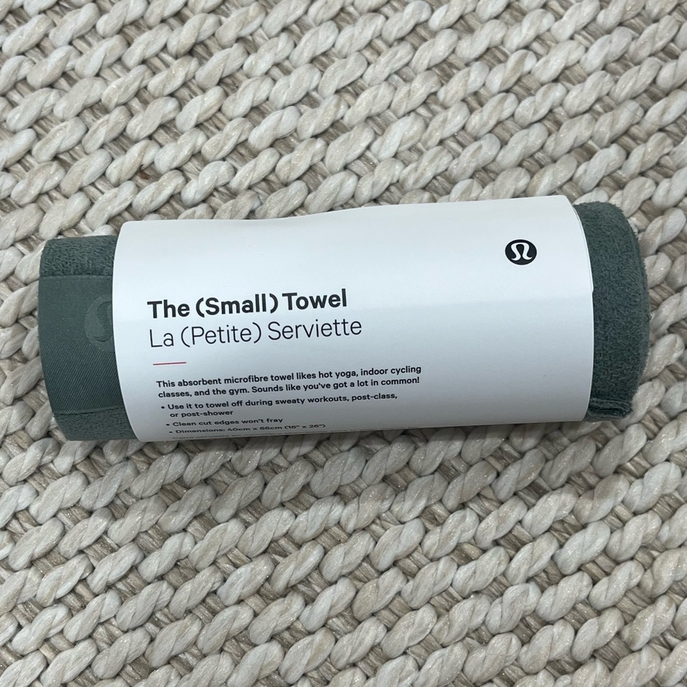 Lululemon Small Towel in Green